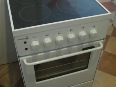 Sporák se sklokeramickou deskou WAMSLER - šíře 50 cm