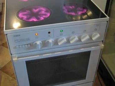 Sporák se sklokeramickou deskou FORON - šíře 55 cm