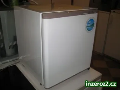 Malá lednička s mrazáčkem GoldStar Best One