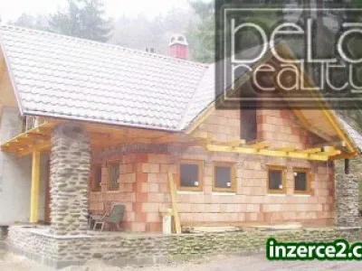 Nedokončená chalupa s rozlehlými pozemky v OH
