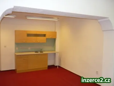 Zrekonstruované kanceláře o dispozici 2+kk na náměstí republiky v Plzni (u Velké synagogy)