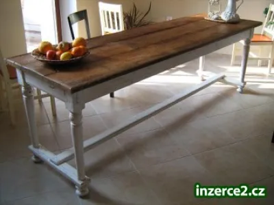 Jídelní stůl ve stylu Provence