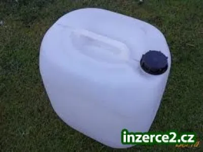 Prodám plastové kanystry