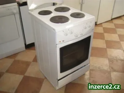 Sporák elektrický GORENJE - šíře 50 cm.