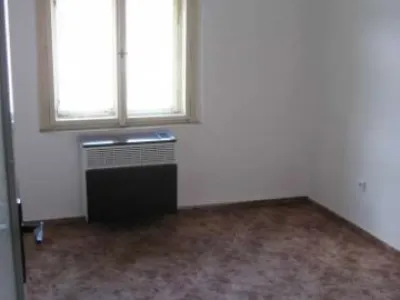 pronájem levně