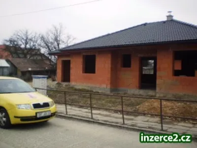 Prodej rozestavěného bungalovu 3+kk v dosahu MHD