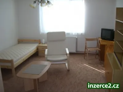 jEDNOLŮŽKOV POKOJ PRO ŽENU DÍVKU STUDENTKU V RD
