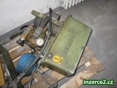 Hydraulický agregát.