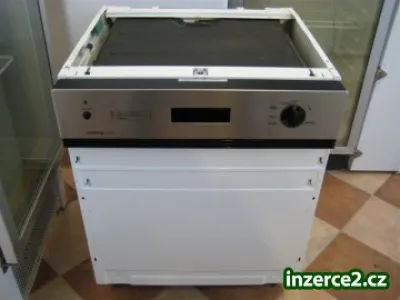 Myčka nádobí vestavná nerezová PRIVILEG (ZANUSSI)