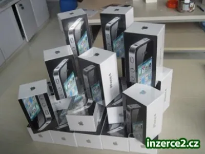 Apple iPhone 32GB 4 v České rep