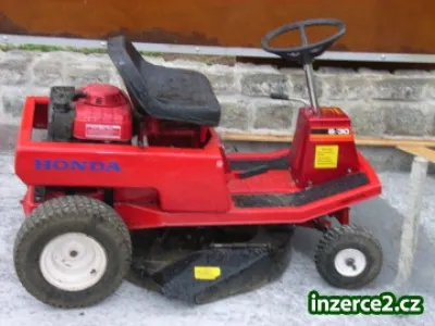 zahradní traktor