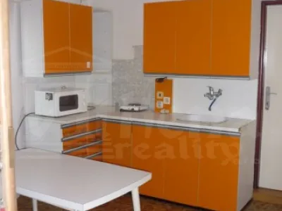 Pronájem zařízeného bytu 1+1 s balkonem v RD