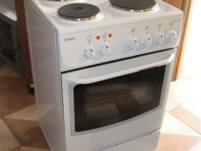 Sporák elektrický BOMANN - šíře 50 cm