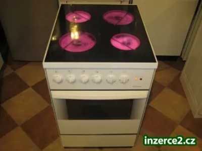 Sporák se sklokeramickou deskou PRIVILEG - šíře 50 cm.