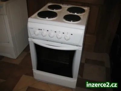 Sporák elektrický BOMANN - šíře 51 cm