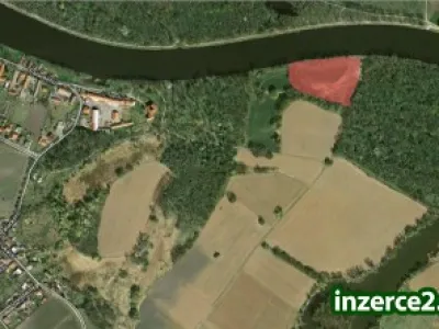 Pozemek u Labe