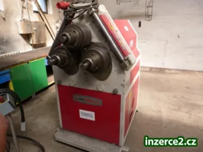 Hydraulická zakružovačka profilů APK 81