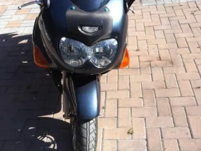 Suzuki gsxf rok 2001. km 16499. v dobrom stave, a kolesa o.k euro 1000