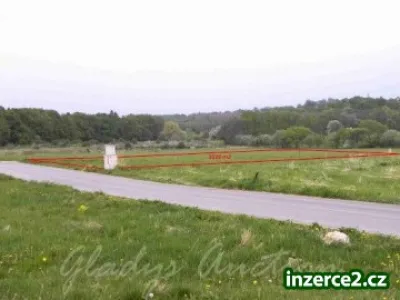 Prodej pozemku v sousedství Průhonického parku