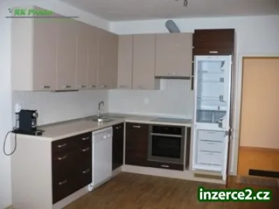 Pronájem prostorného bytu 1+kk s balkónem a gar. u IGY.