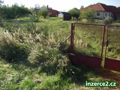 pozemek Lišov