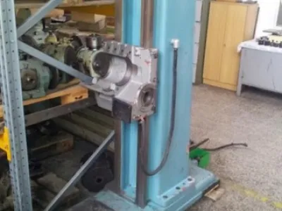 Opěra W 100 A.
