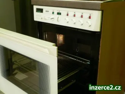 BOSCH vyjížděcí dveře, bílý