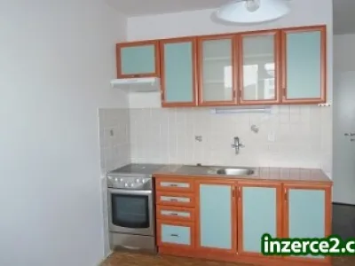 Garsonka, Budovatelská, Klášterec