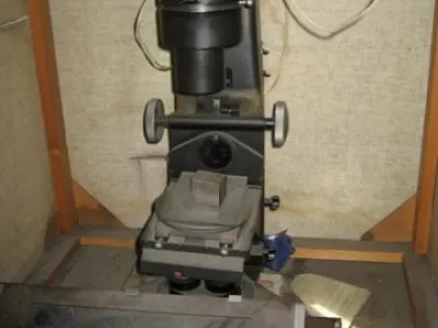 Mikroskop strojírenský III .