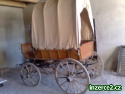 Historický indiánský vůz