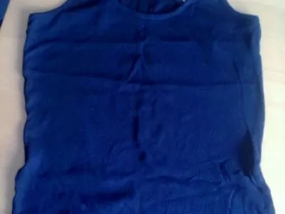 Prodám černé dírkované tílko