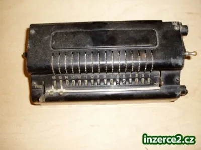 prodám starou mechanickou počítačku