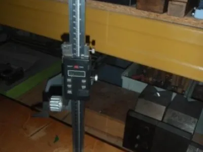 Výškoměr digitální.