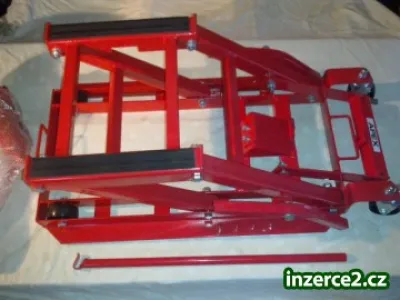 Hydraulický zvedák motorek