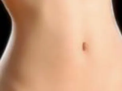 ČEKÁM NA TEBE DOMA, SAMA A NAHÁ *