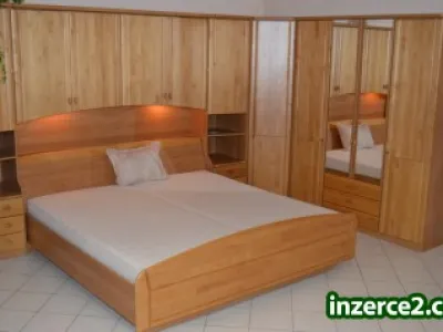 Krásná ložnice z masívu, TOP stav, doprava ano