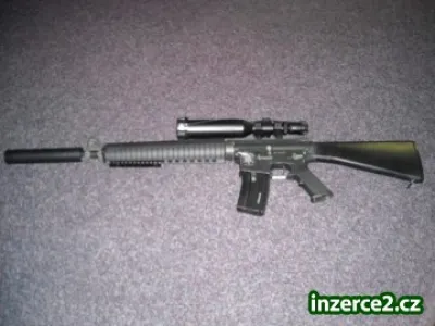 Odtřelovací zbraň M16
