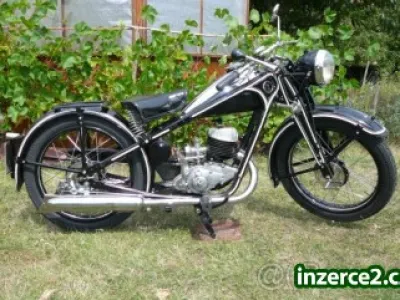 Sběratel nikoliv překupník ,hledá staré odložené motorky a jejich části.