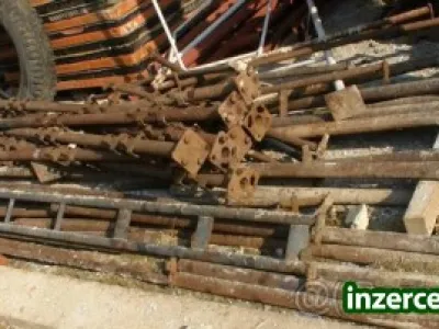 Koupim 200 kostek haki leseni i po koskach cela CR.