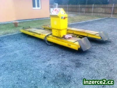 Nůžkový zvedák