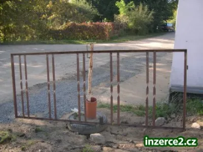 Ocevý rám na plot