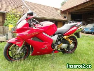 HONDA VFR800V-tec rok výroby 2003