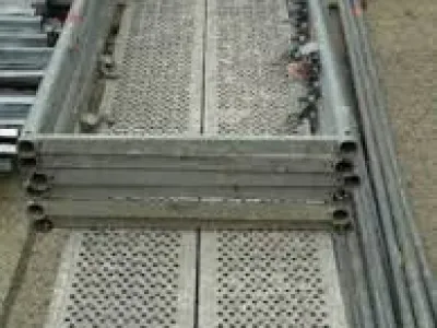Leseni Layher 35m2.