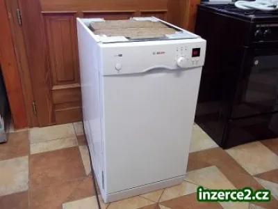 Myčka nádobí BOSCH SRS55M22EU (úzká)