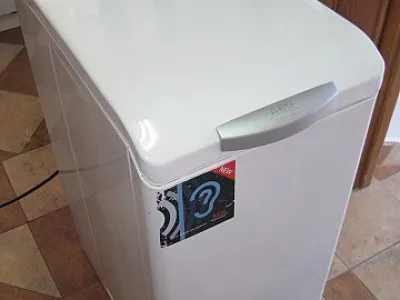 Pračka AEG LAVAMAT 47330 - tř. A+, 1300 ot., na 6 kg