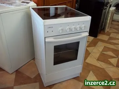 Sporák sklokeramický BEKO - šíře 50 cm