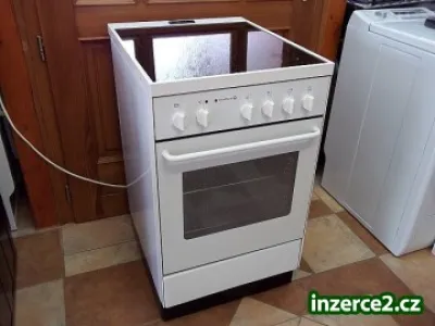 Sporák sklokeramický WAMSLER - šíře 50 cm horkovzduch