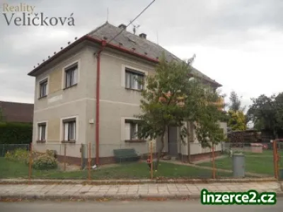 Prodej prostorného domu po část. rekonstrukci v Černčicích u Nového Města n. M.