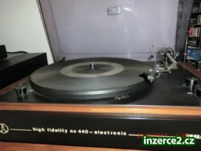 Gramofon Tesla-hifi