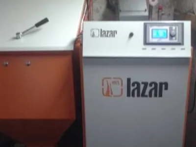 Automatický kotel na tuhá paliva.